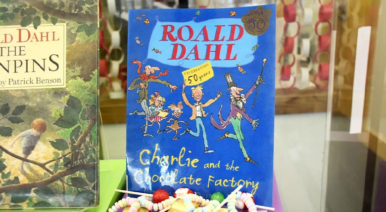 چارلی و کارخانه شکلات سازی | بهترین کتاب های دنیا برای نوجوانان