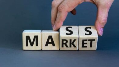 بازاریابی انبوه چیست؟ تعریف، مزایا و تکنیک‌های اجرای موفق